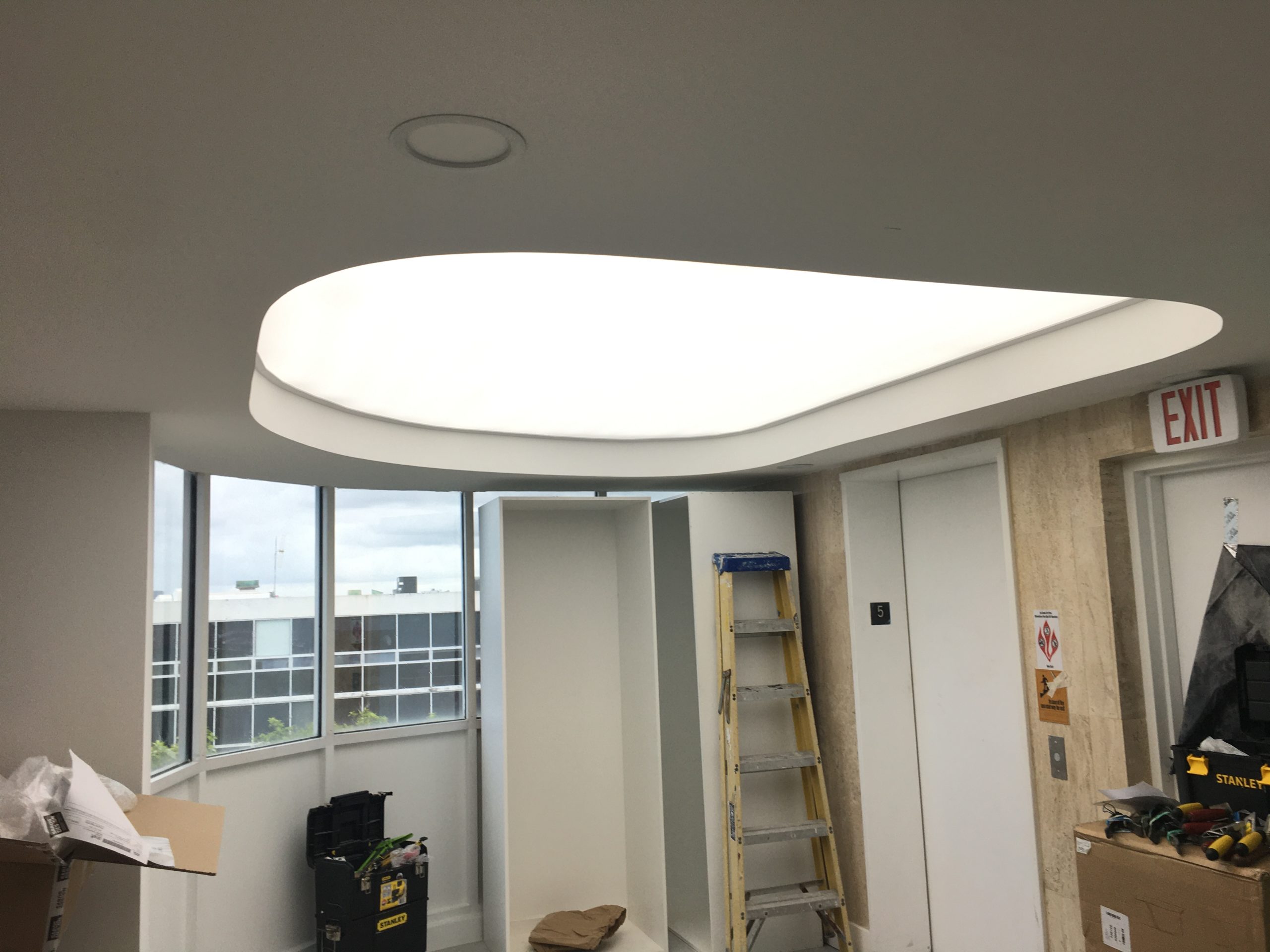 Translucent led ceiling structure